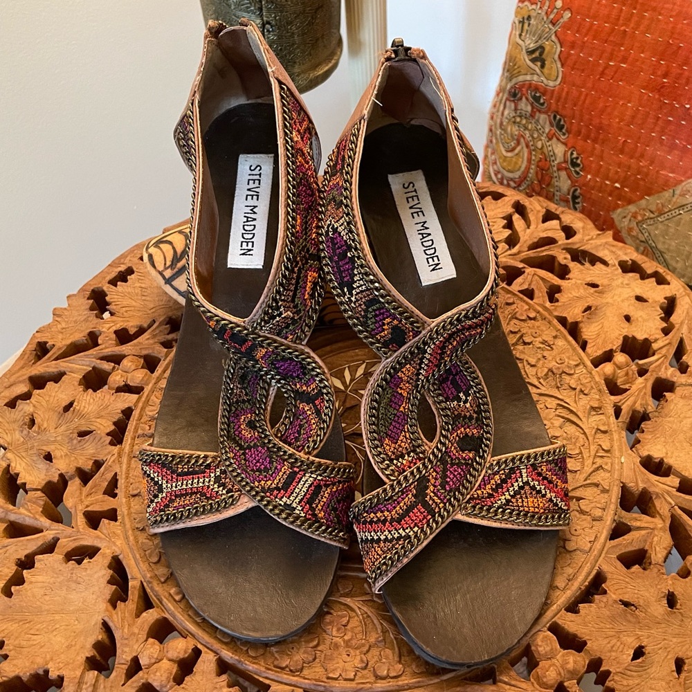 Steve Madden Leather + Multi Color Fabric Sandals - Size 6.5